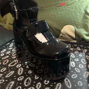 Killstar Pricilla Platforms Size 5